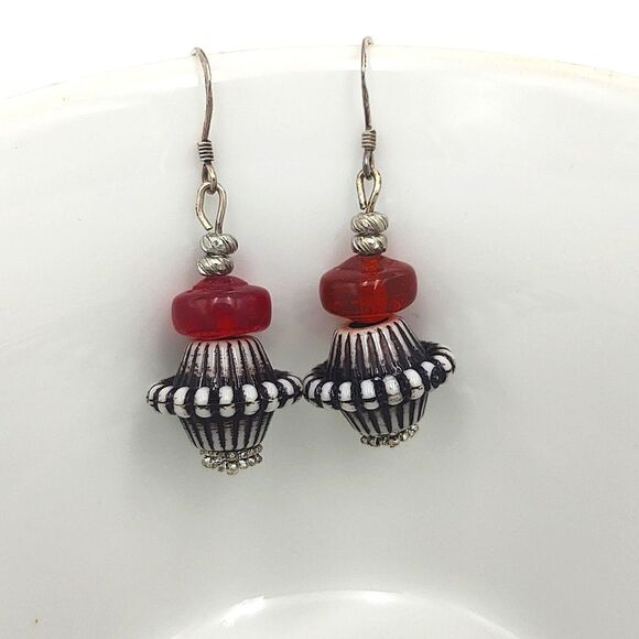Funky Black, White & Red Hand Beaded Earrings - Picture 2 of 6